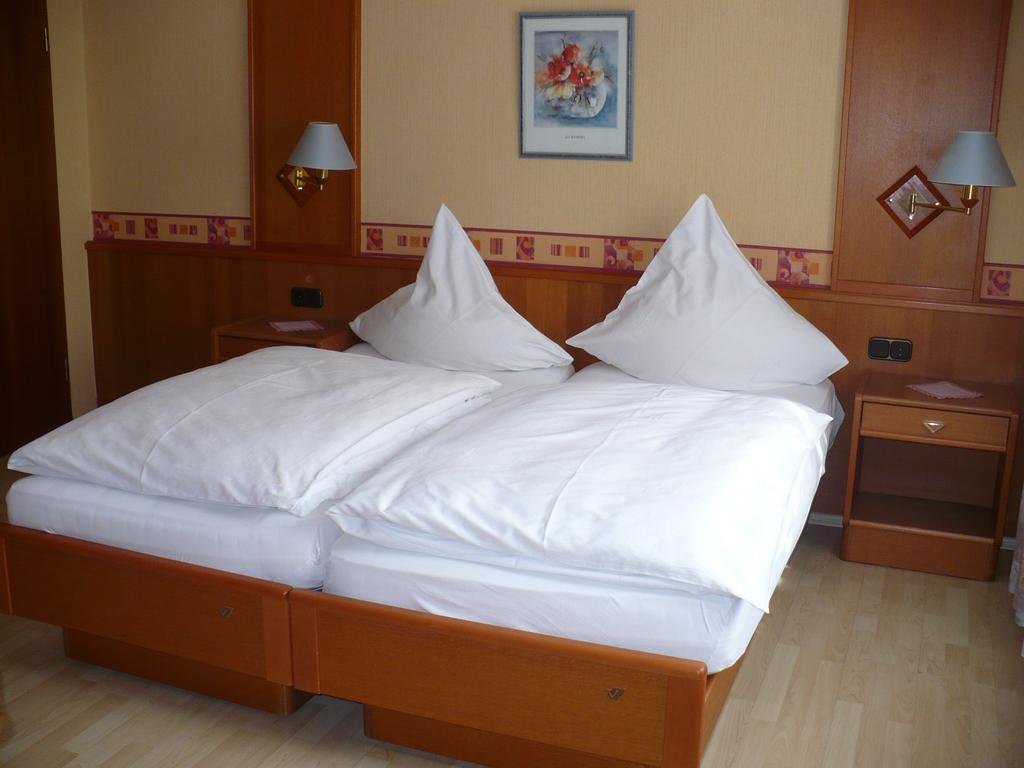 Hotel Am Birkenweg Erlangen Szoba fotó
