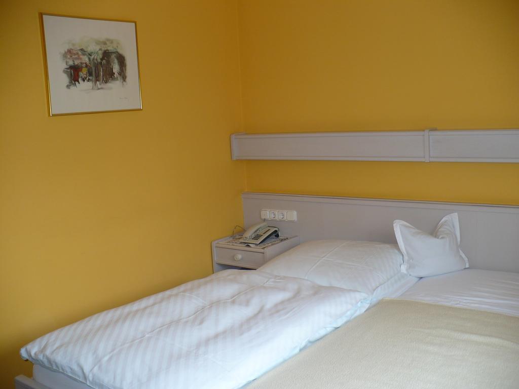 Hotel Am Birkenweg Erlangen Szoba fotó